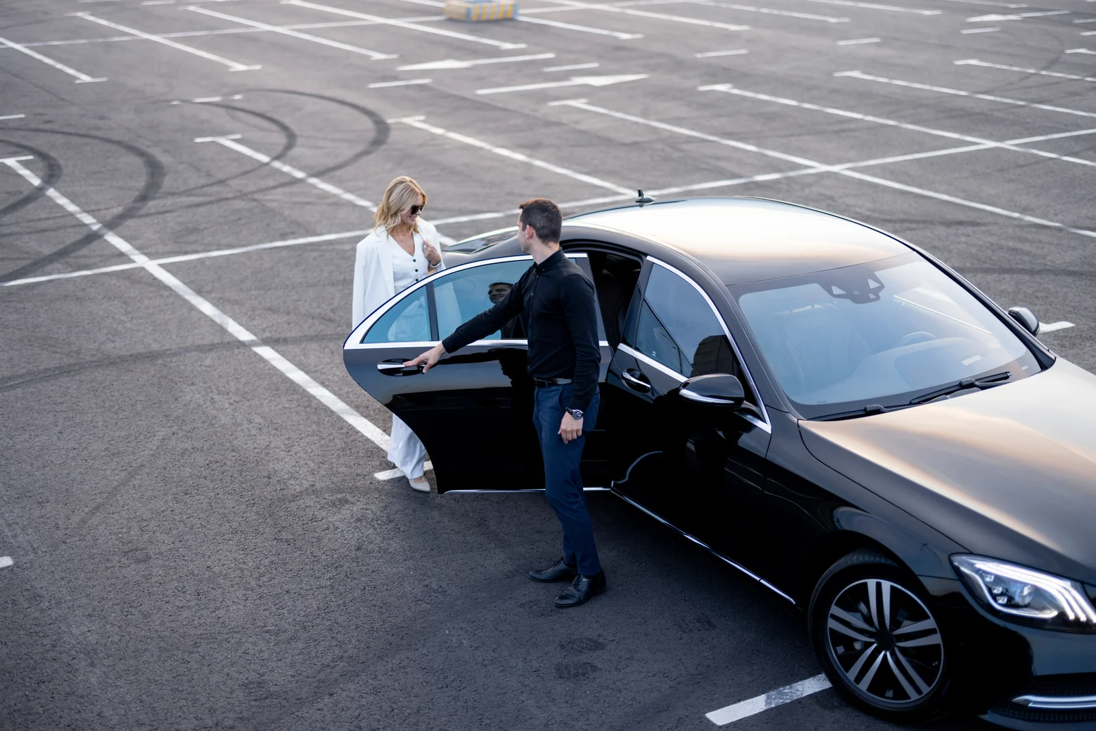 Airport taxi vs train